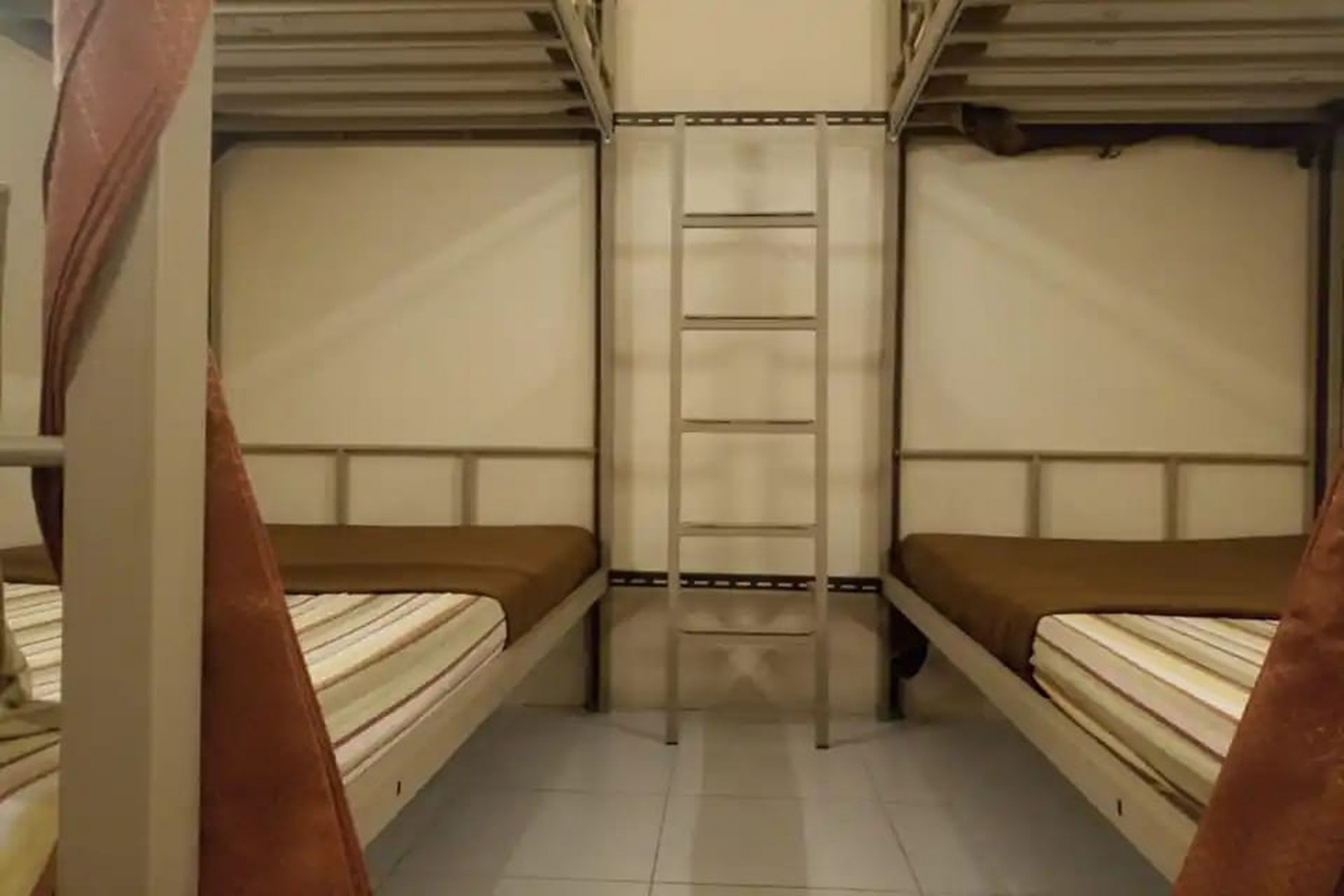 Bunkbed Room D Mixed Dormitory