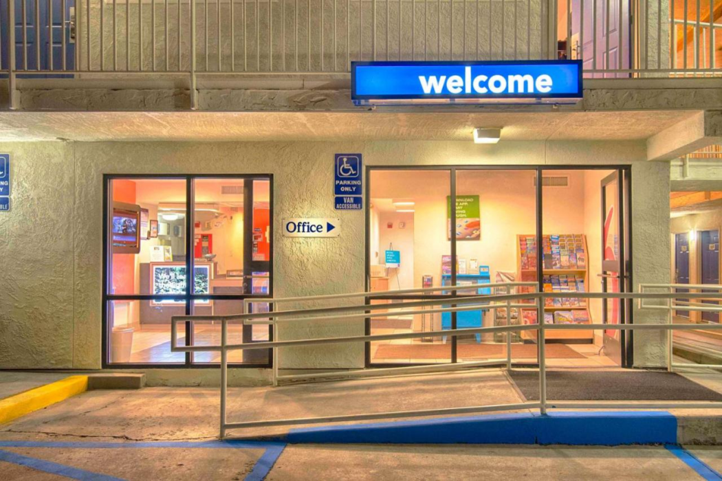 Motel6 Mammoth Lakes, CA in MAMMOTH LAKES - CA