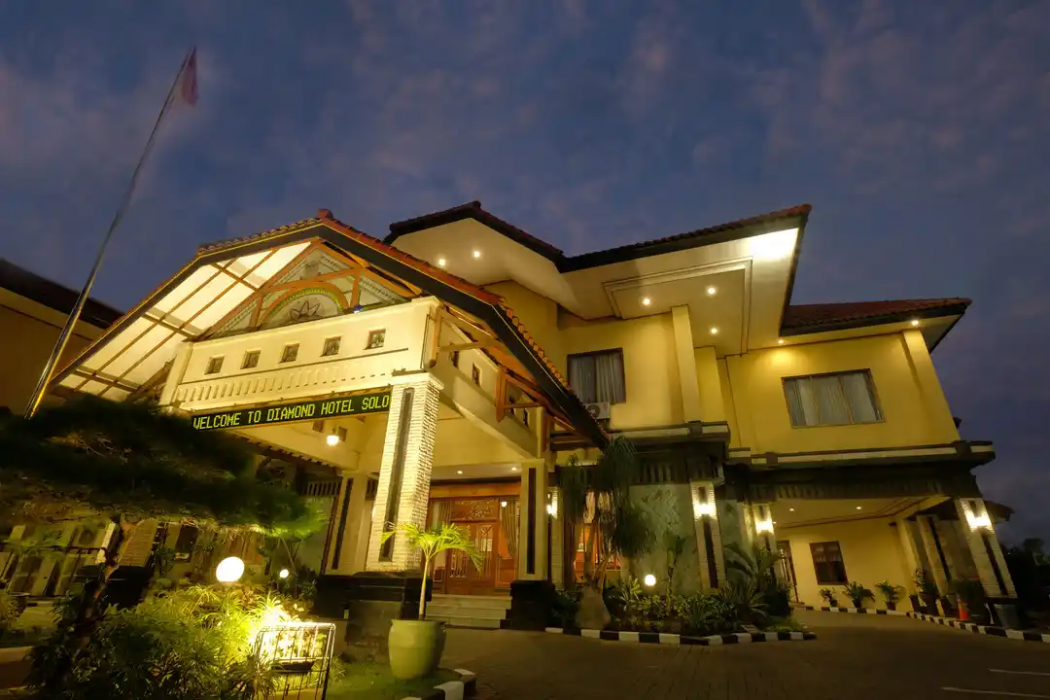 Diamond Hotel Solo 1/27