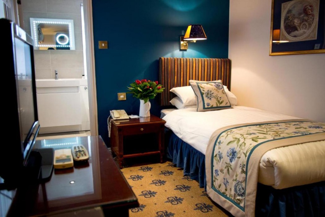 London Lodge Hotel 19/72