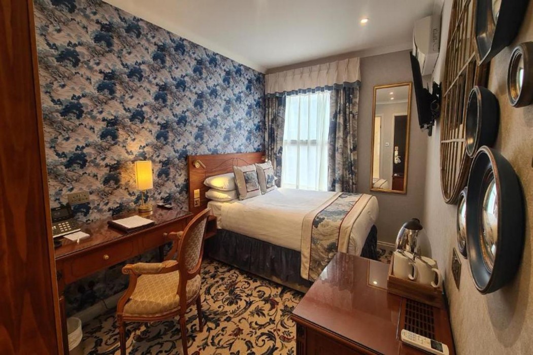 London Lodge Hotel 17/72