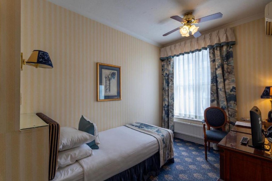 London Lodge Hotel 21/72