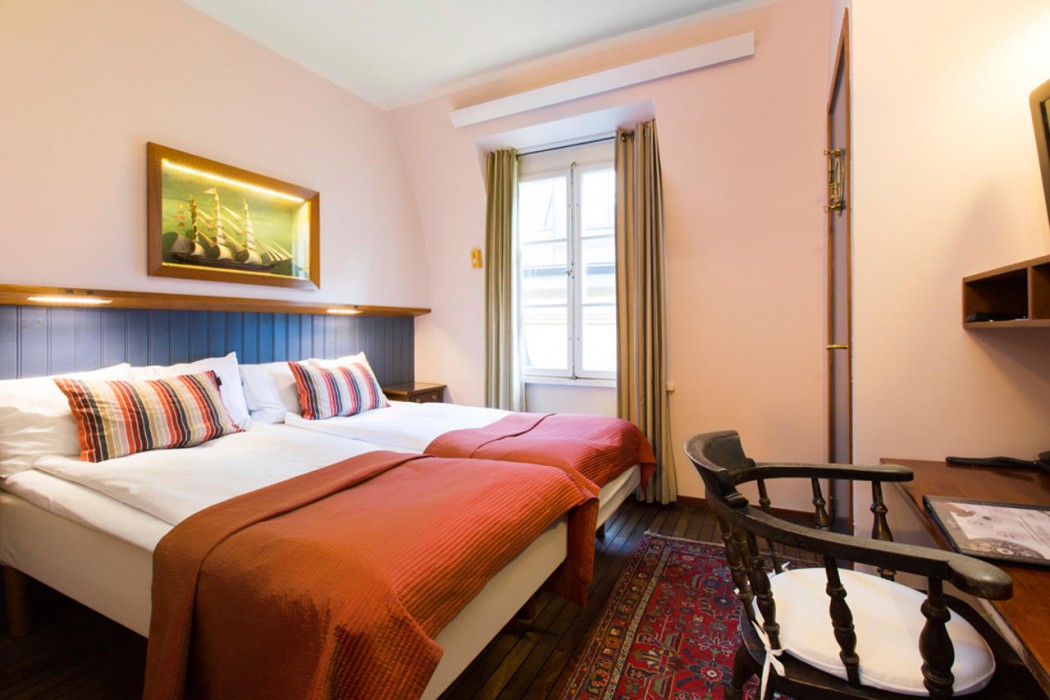 Lord Nelson Hotel 13/22