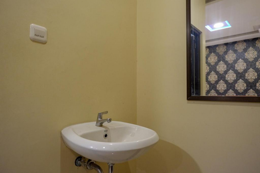 Hotel O Yogyakarta near Jogja City Mall formerly Bama Guesthouse 21/35