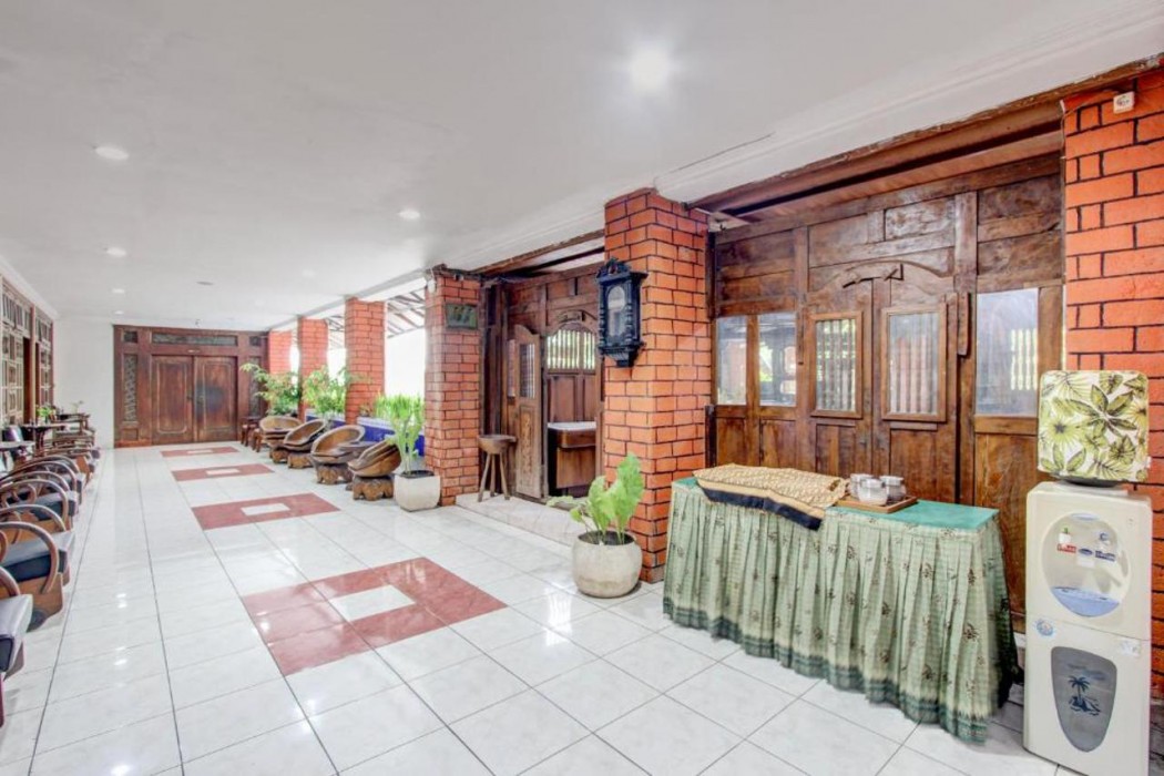 Hotel O near Keraton Yogyakarta 12/16