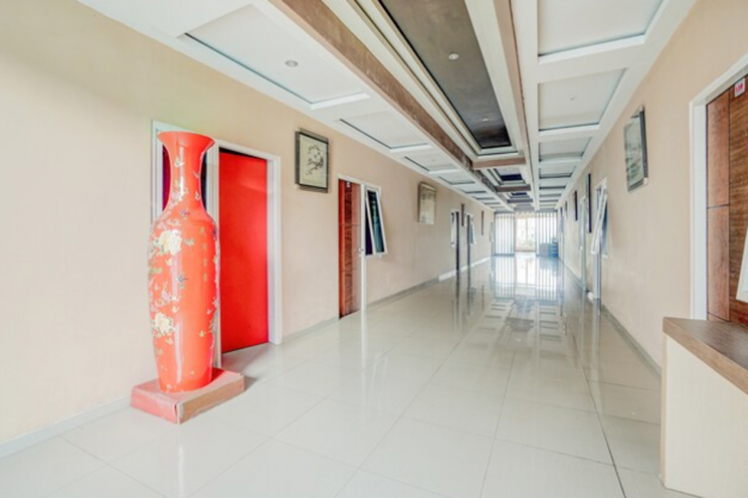 Hotel O Siwalankerto Near Surabaya Carnival 10/47