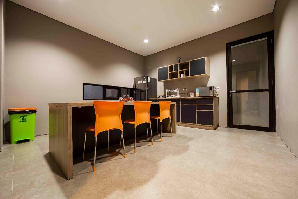 M Suite 8/22