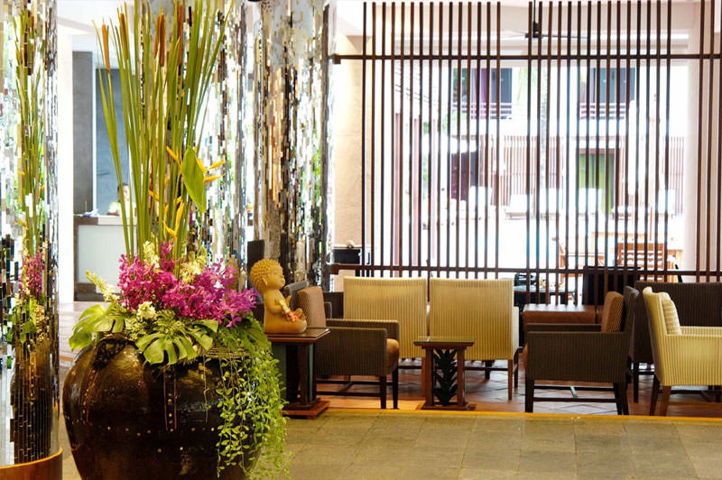 PATONG BEACH HOTEL 8/65