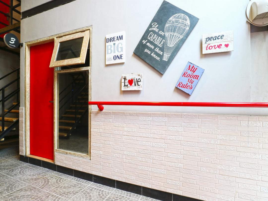 Kamariska Hostel in SIDOARJO