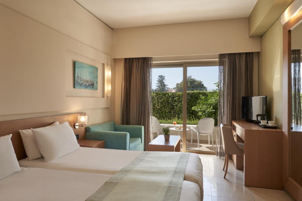 Atlantica Amalthia Beach Hotel 15/65
