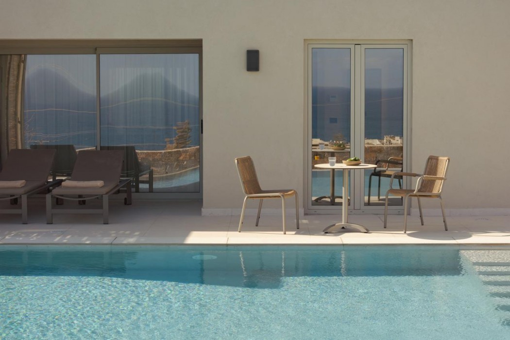 Galaxy Suites Boutique Resort 72/133