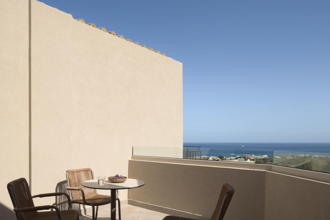 Galaxy Suites Boutique Resort 24/133