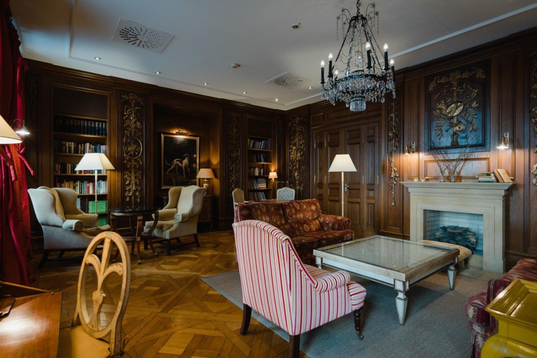 Louisas Place Hotel 9/108