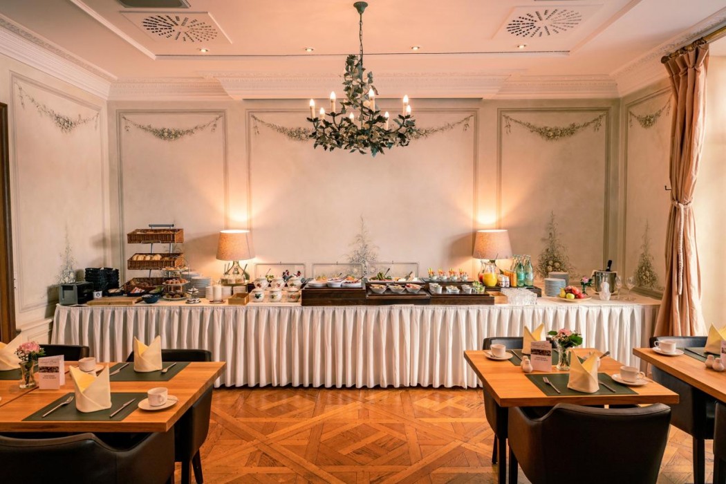 Louisas Place Hotel 70/108