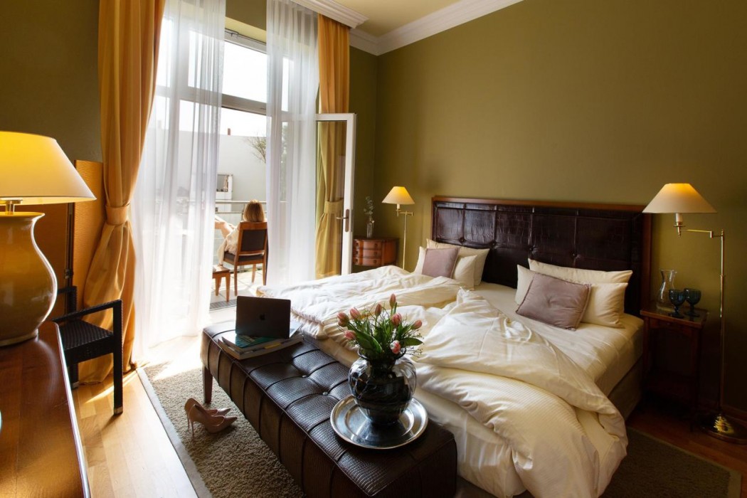 Louisas Place Hotel 38/108