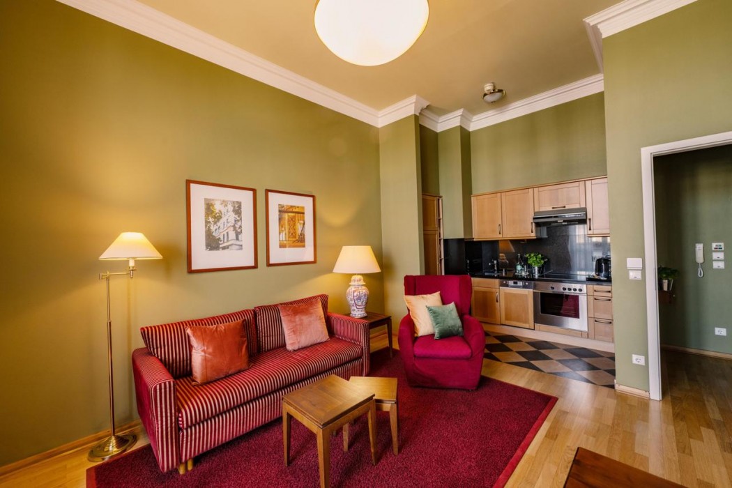 Louisas Place Hotel 39/108