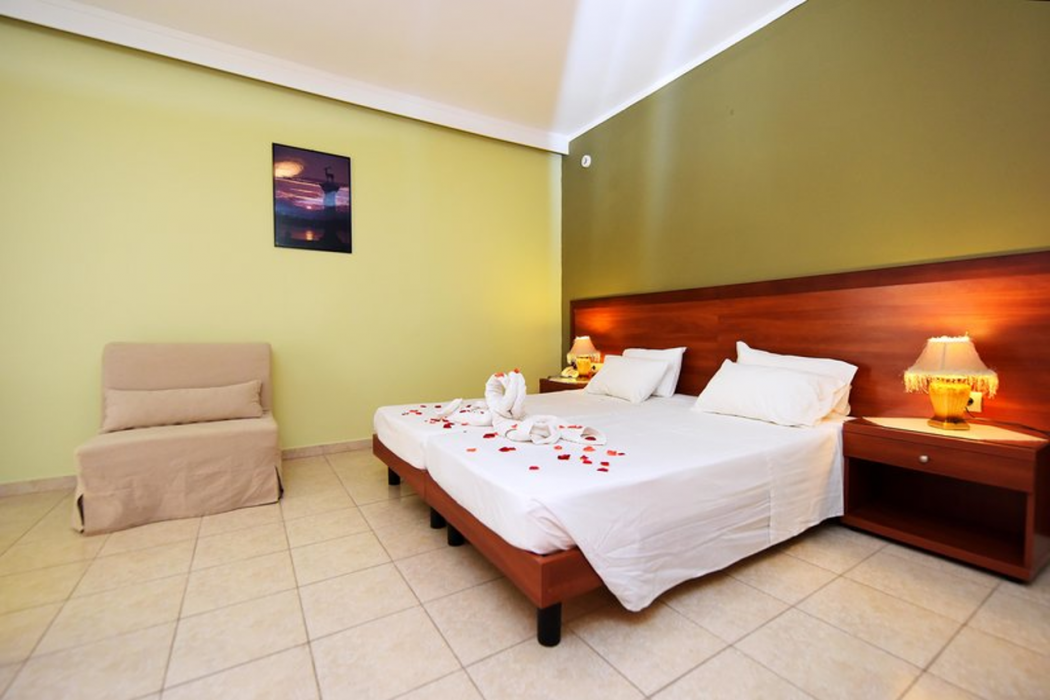 Room at Esmeralda Hotel, Kremasti