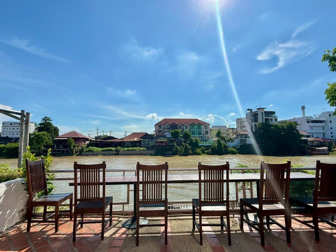 Ayothaya Riverside Hotel in AYUTTHAYA