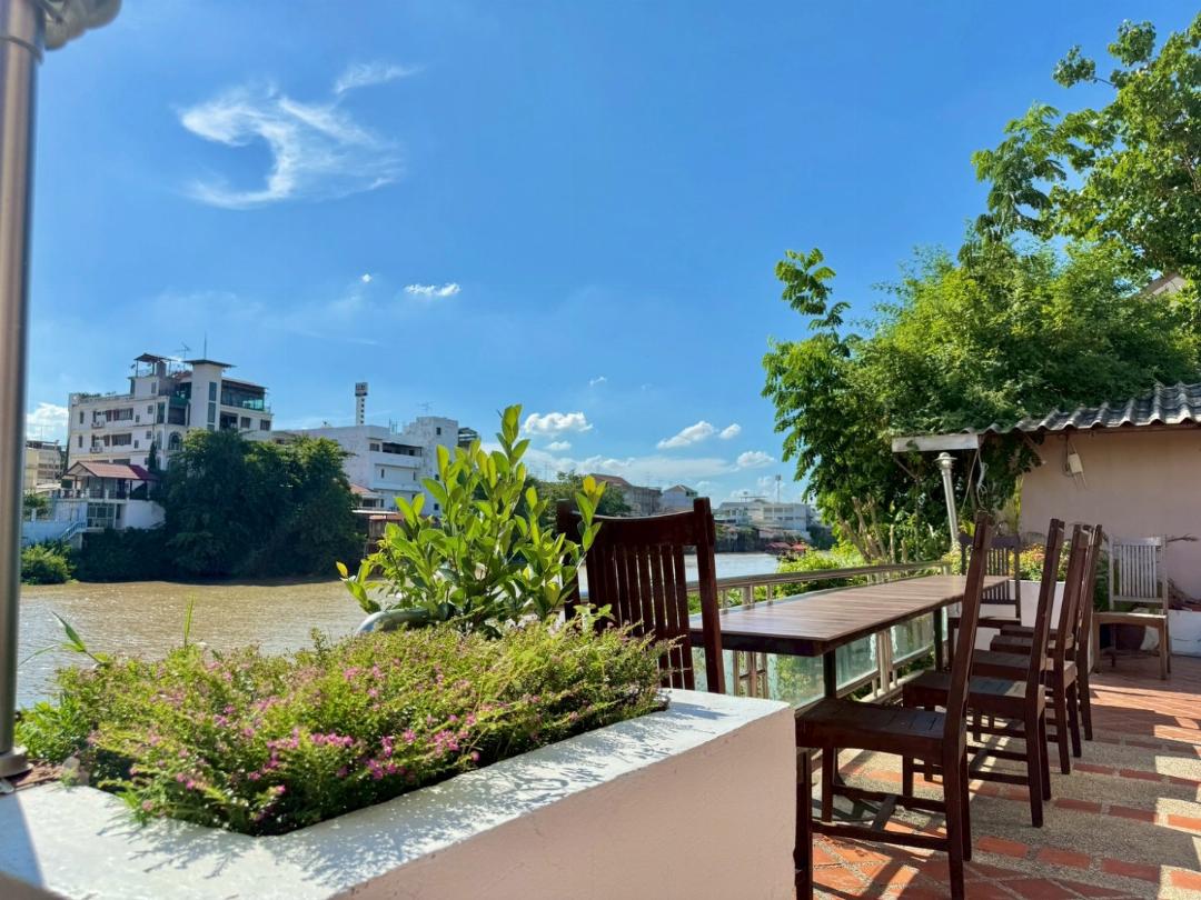 Ayothaya Riverside Hotel 7/51