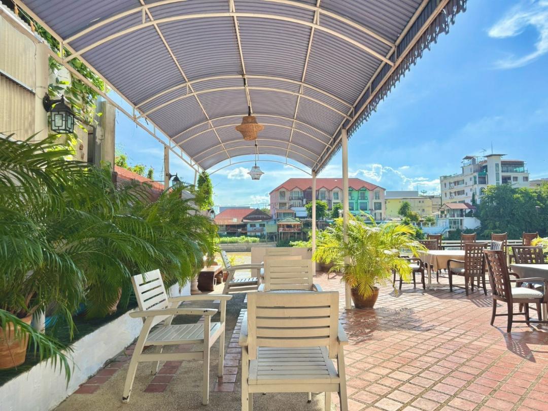 Ayothaya Riverside Hotel 9/51