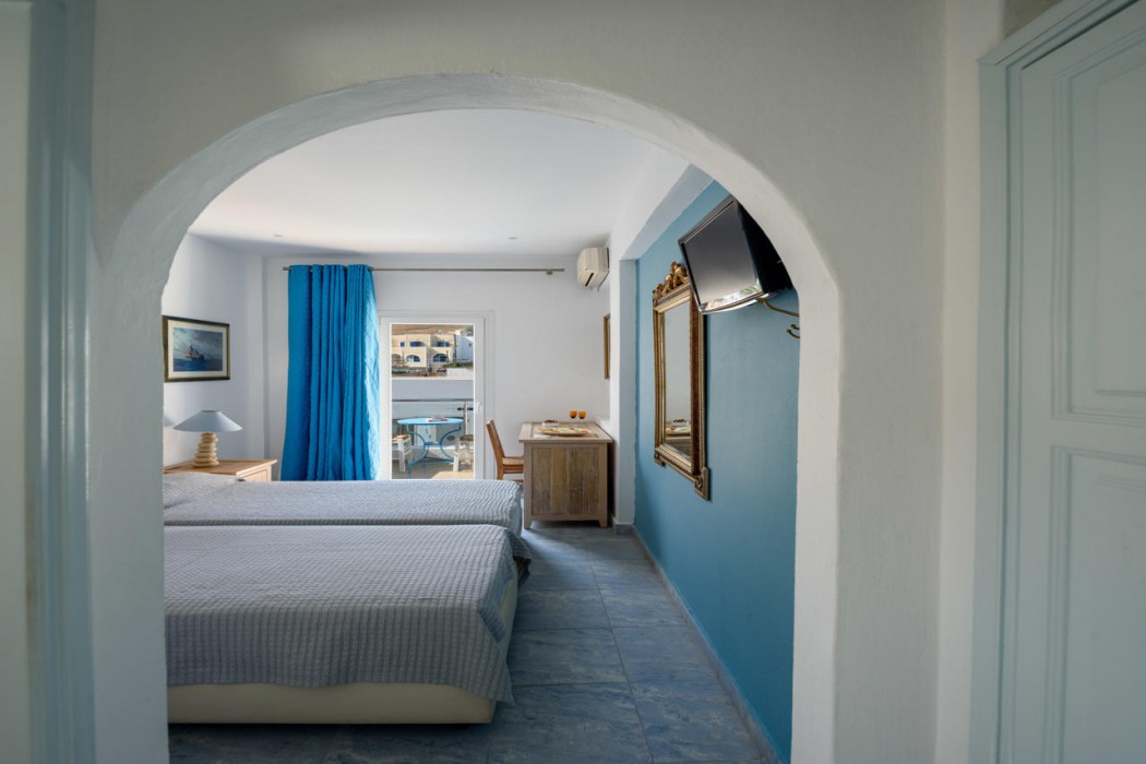Alesahne Beach Hotel 10/74