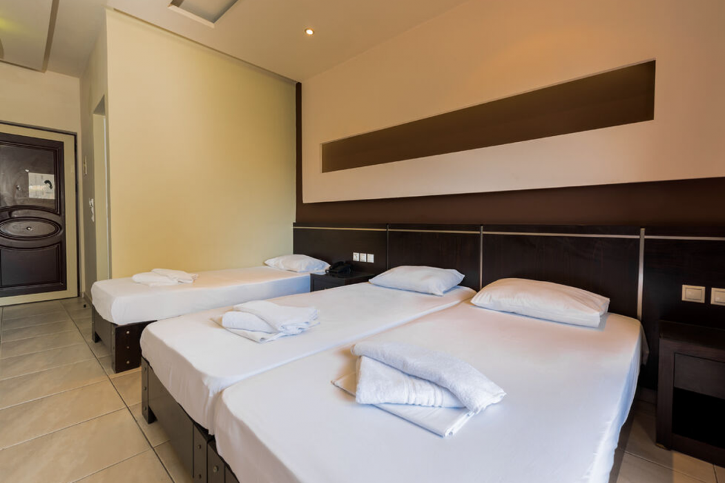 Canadian Hotel 25/82