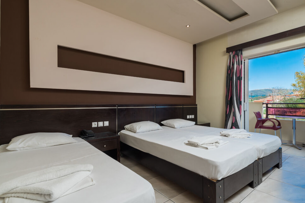 Canadian Hotel 26/82