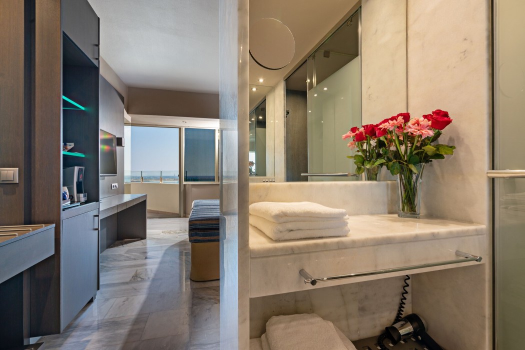 Kyma Suites Beach Hotel 54/114