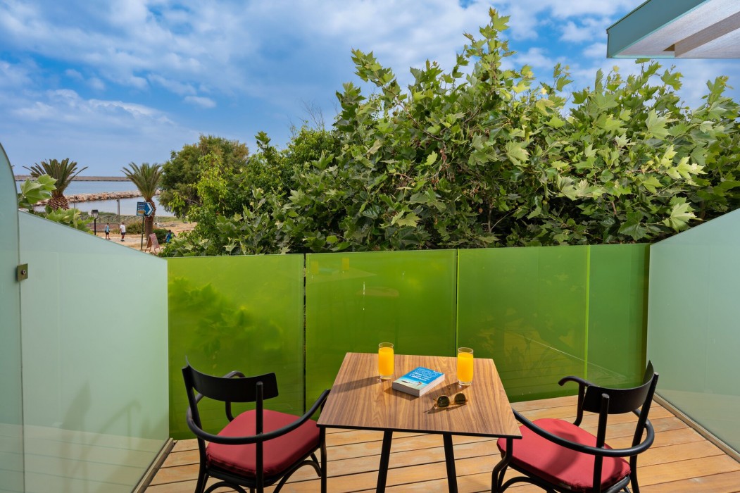 Kyma Suites Beach Hotel 65/114