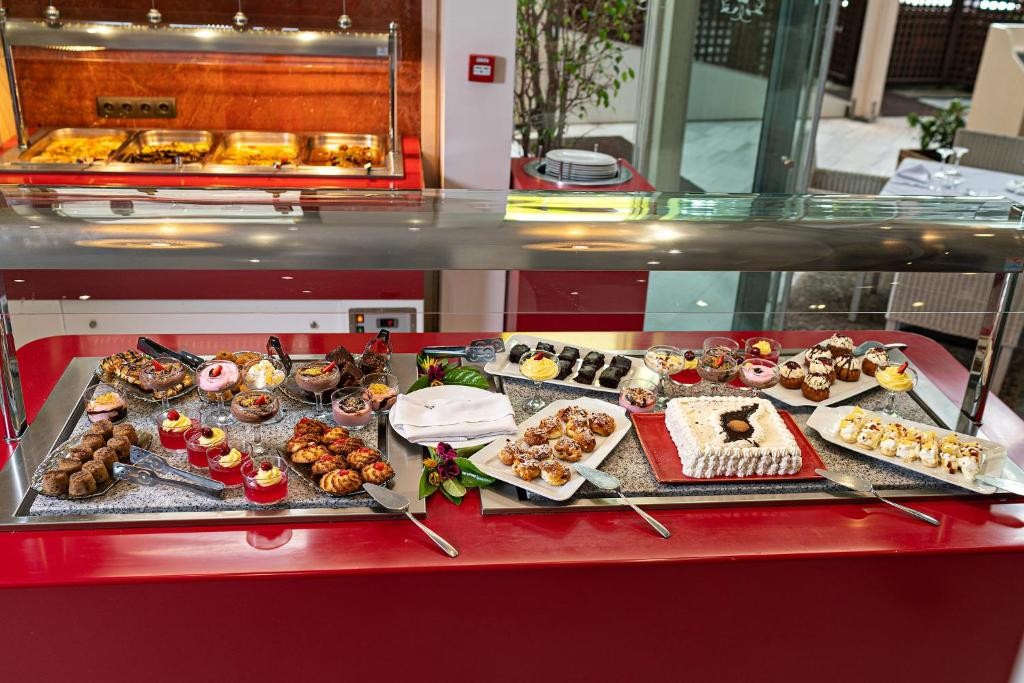 Kyma Suites Beach Hotel 28/114