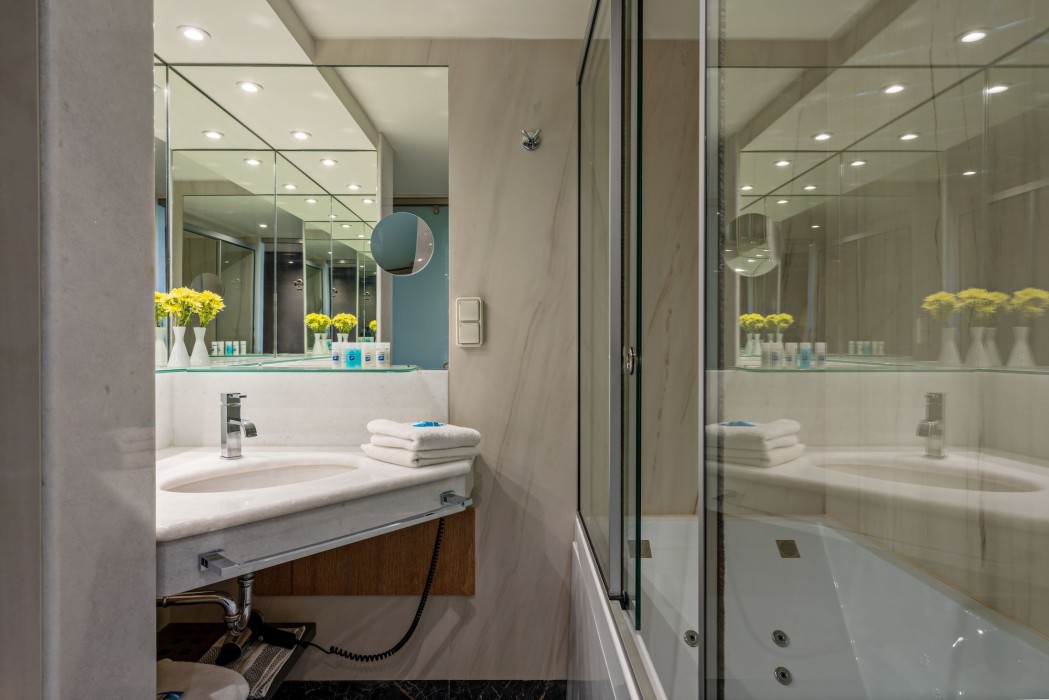 Kyma Suites Beach Hotel 61/114