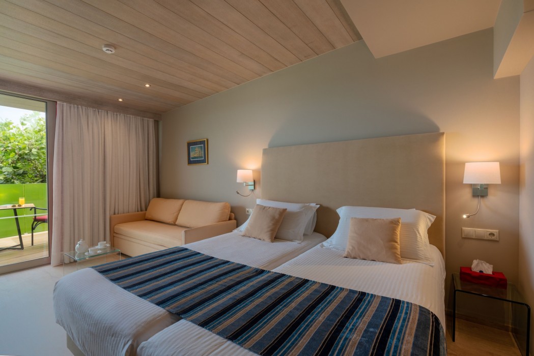 Kyma Suites Beach Hotel 67/114