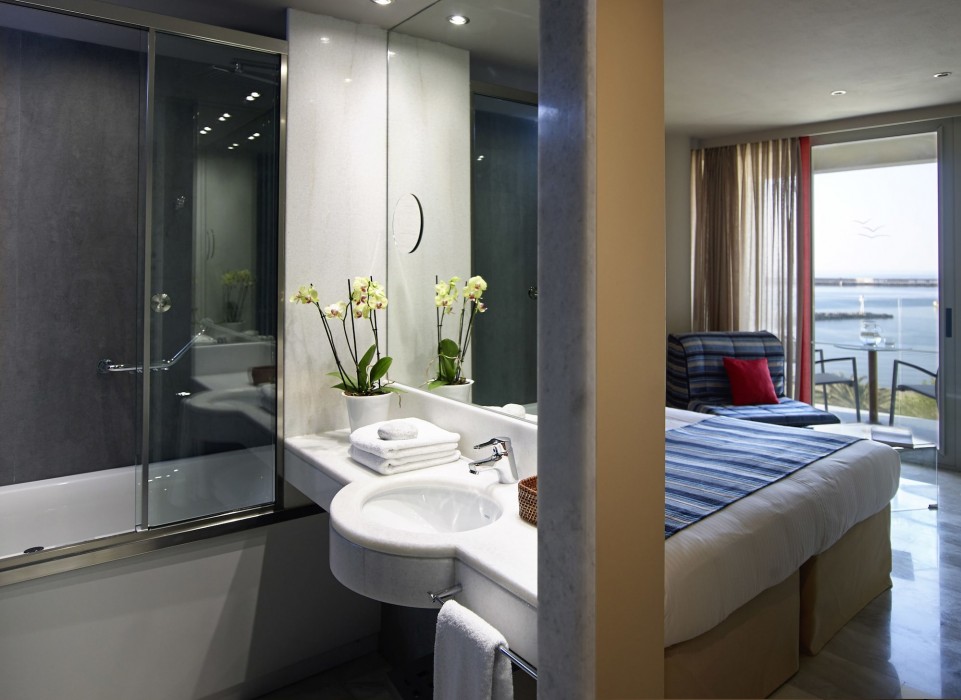 Kyma Suites Beach Hotel 69/114