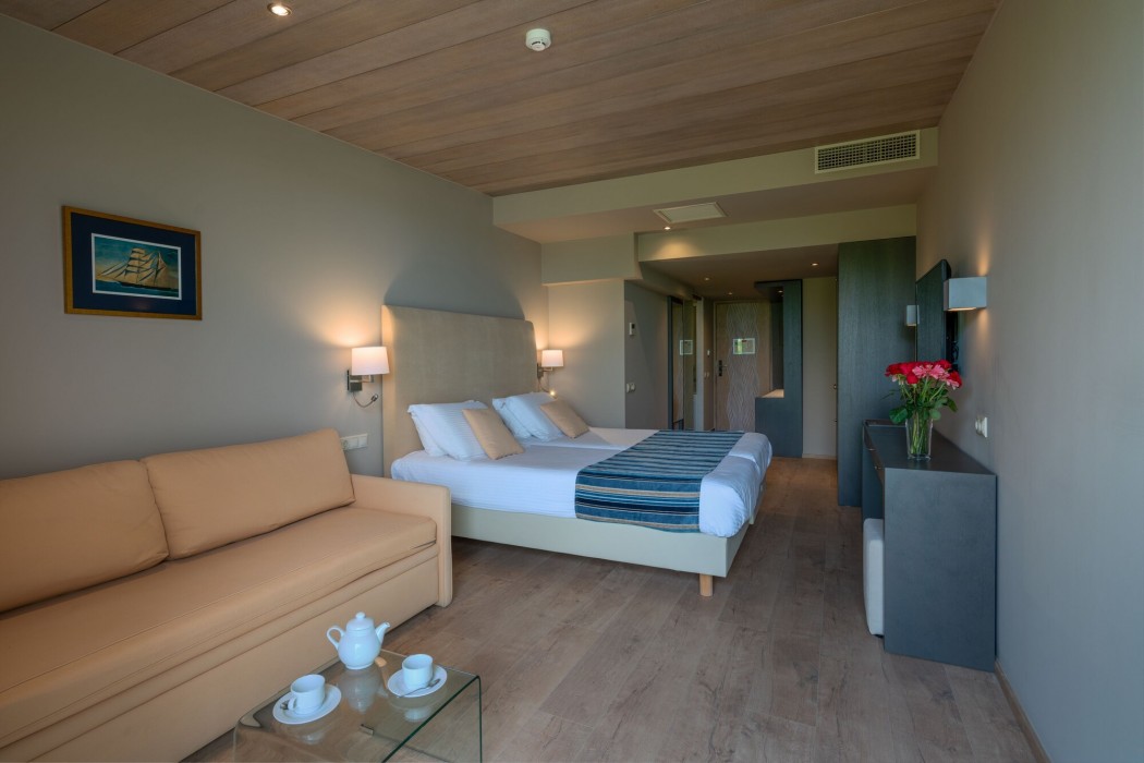 Kyma Suites Beach Hotel 57/114