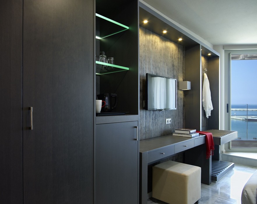 Kyma Suites Beach Hotel 60/114