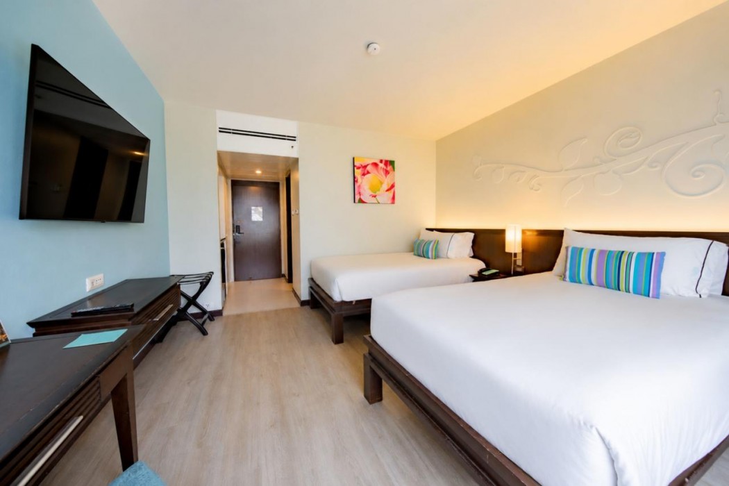 The Bayview Hotel Pattaya 11/99