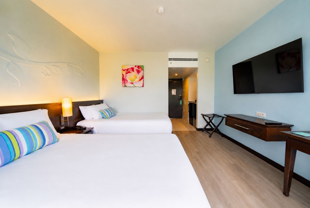 The Bayview Hotel Pattaya 6/99