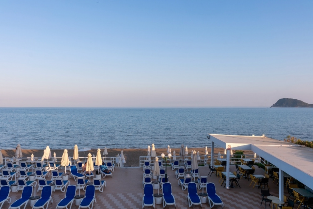 Mediterranean Beach Resort 26/65