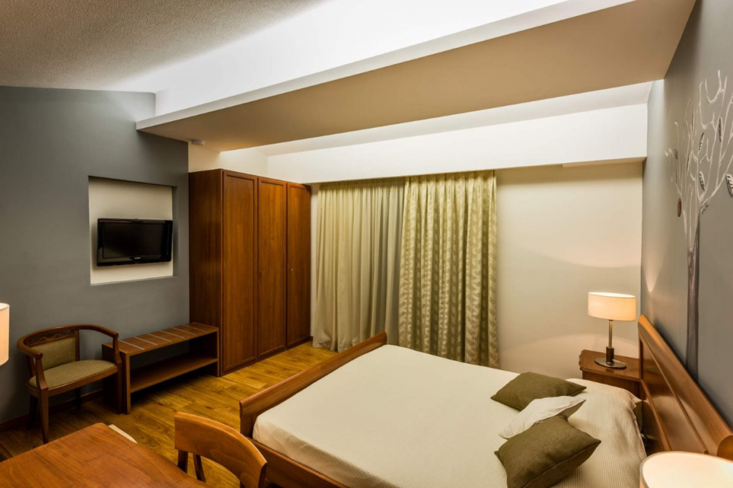 Mediterranean Beach Resort 10/65