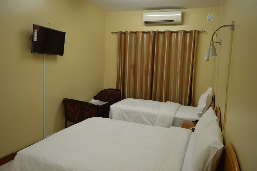 Zagy Hotel 78/84