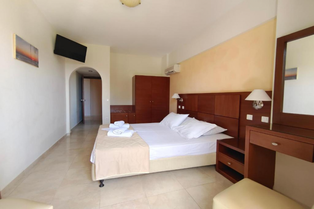 Alex Luxury Apartments and Studios 14/60