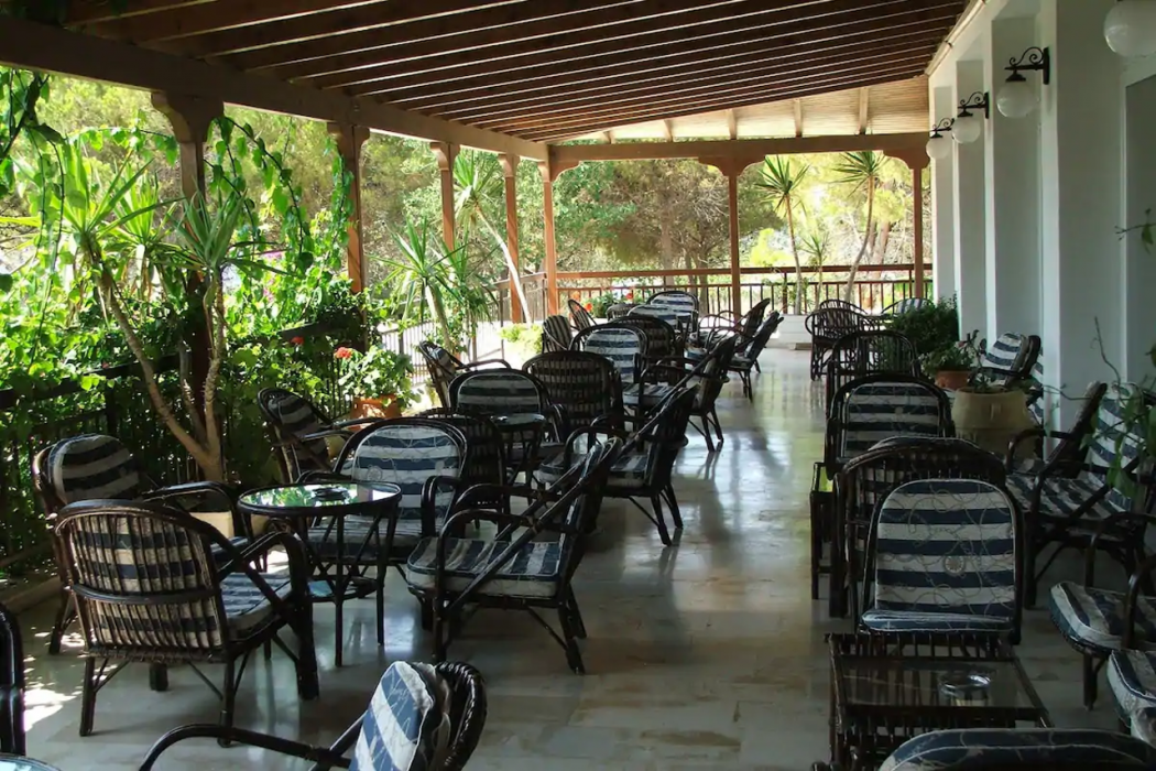 Irinna Hotel 12/31