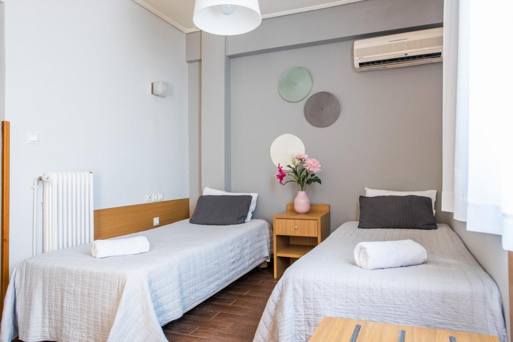 Myrto Hotel 8/90