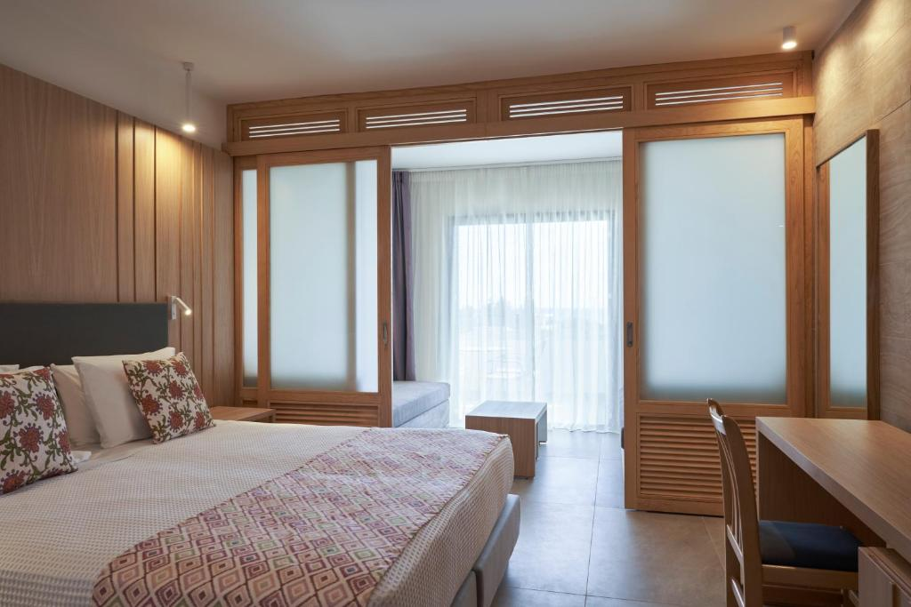 Atlantica Mikri Poli Rhodes 37/65