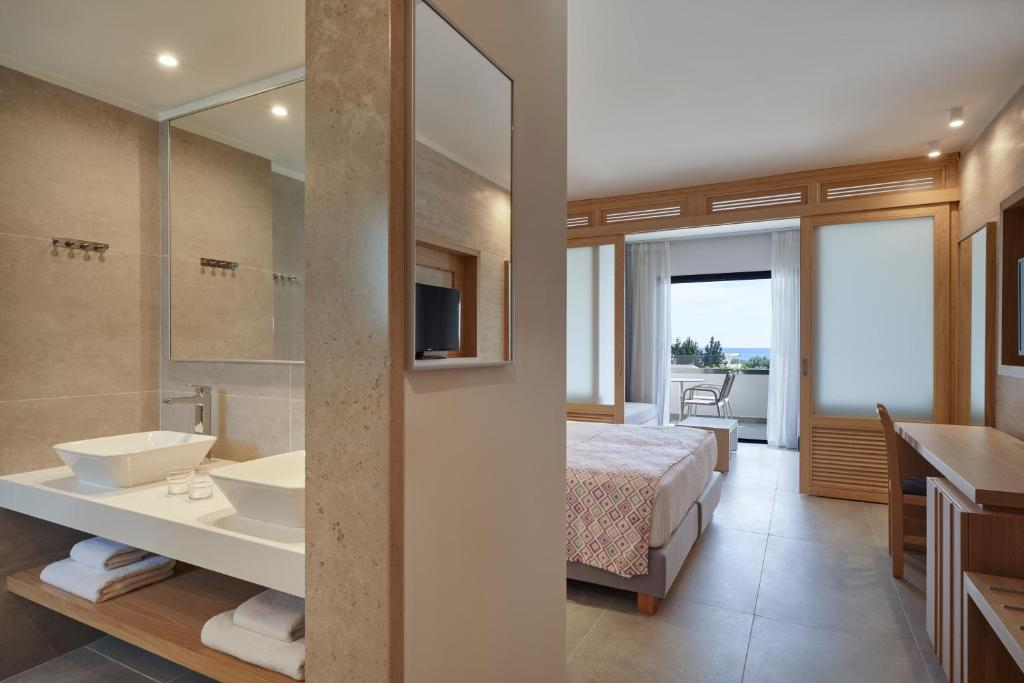 Atlantica Mikri Poli Rhodes 22/65