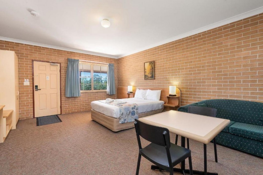 SureStay by Best Western New Inn Richmond 10/18