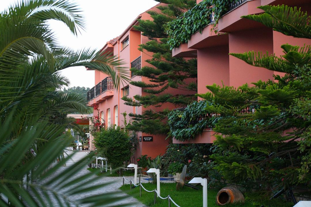 Athos Hotel 8/31
