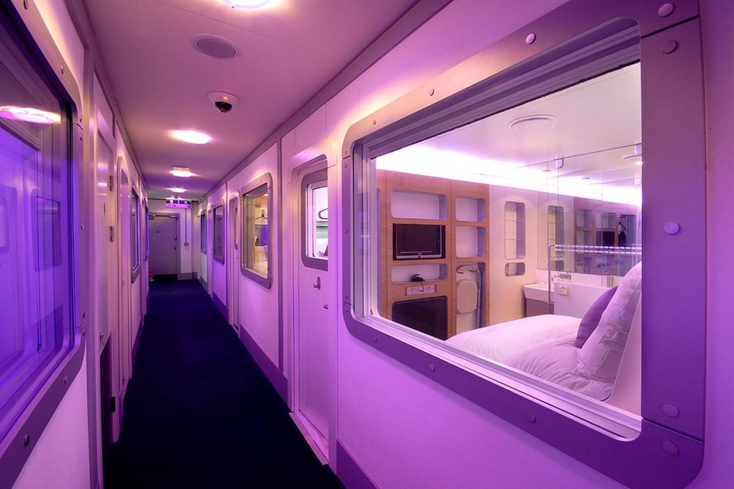 YOTELAIR Amsterdam Schiphol 3/57