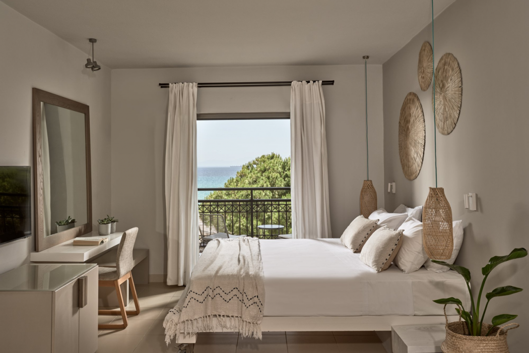 The Bay Hotel and Suites 8/60