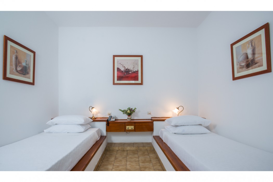 Hotel Delfinia 37/87